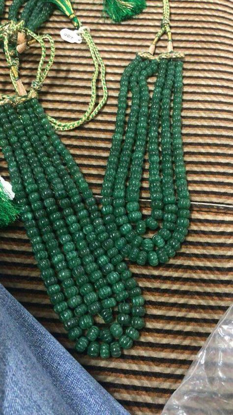 Pumpkin Beads Jewellery Indian, Emerald Beads Jewellery, Green Beads Indian Jewellery, Emerald Beads Mala, Unconventional Jewelry, Macaw Art, Pearls Chains, Latest Gold Jewellery, Pumpkin Beads