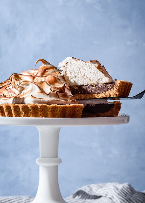 Chocolate S'mores Tart with Toasted Marshmallow Meringue - Fork Knife Swoon Smores Tart, Marshmallow Meringue, Chocolate Smores, Chocolate Ganache Filling, Chocolate Pie, S'mores, Toasted Marshmallow, Savoury Cake, S Mores