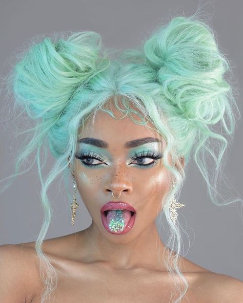 INH Hair on Instagram: “Get @nyane's iconic space buns with Miley 🤩 . . . . . #colorfulhairdontcare #hairinspo #hairideas #hairstyles #colorfulhair #spacebuns…” Mint Green And Blonde Hair, Starfield Aesthetic, Monster Hair, Alien Birthday, Funky Colors, Fnaf Jumpscares, Style Salon, Wig Styling, Drawing Hair