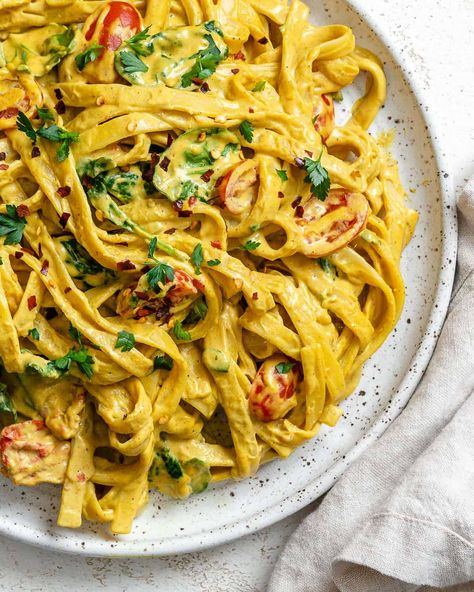 Creamy Curry Pasta, Curry Pasta, Creamy Curry, Tofu Curry, Dairy Free Pasta, Leafy Green Salads, Meatless Recipes, Plant Based Cookbook, Keto Dinners