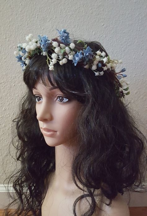 Blue Flower Crown Aesthetic, Blue Flower Crown Wedding, Forget Me Not Flower Crown, Blue And White Flower Crown, Blue Flowers In Hair, Wedding Flower Crown Veil, Flower Crown Wedding Veil, Hydrangea Flower Crown, Flower Crown Blue