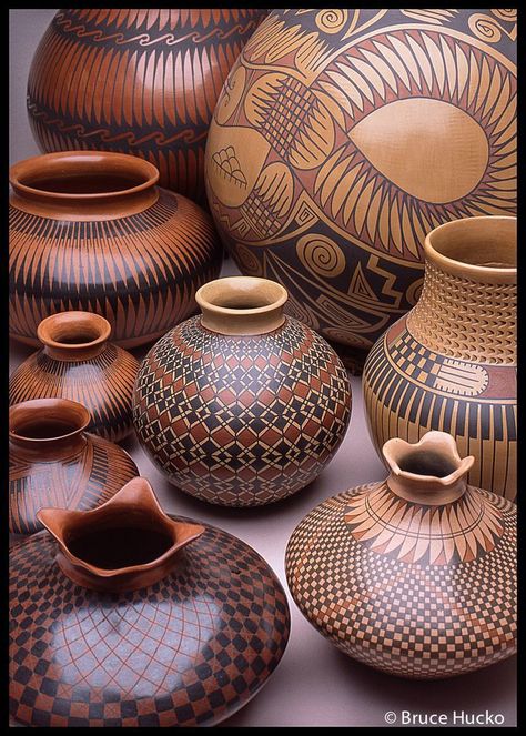 African pottery is a diverse and rich tradition of crafting functional and decorative ceramics across the African continent. It varies greatly in terms of style, technique, and purpose, reflecting the cultural diversity of Africa's numerous ethnic groups. These pottery pieces often feature intricate designs, patterns, and symbols that carry cultural and spiritual significance. Southwest Indian Art, Khavda Pottery, Indian Ceramics, African Pottery, Southwest Pottery, Native Pottery, Africa Art Design, American Indian Pottery, African Inspired Decor