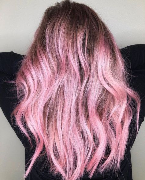 Pink Rose Gold Hair, Pastel Pink Hair Ombre, Rose Gold Short Hair, Rose Gold Hair Balayage, Rose Gold Hair Color Ideas, Gold Hair Color Ideas, Gold Blonde Hair, Pink Hair Highlights, Rose Black Pink