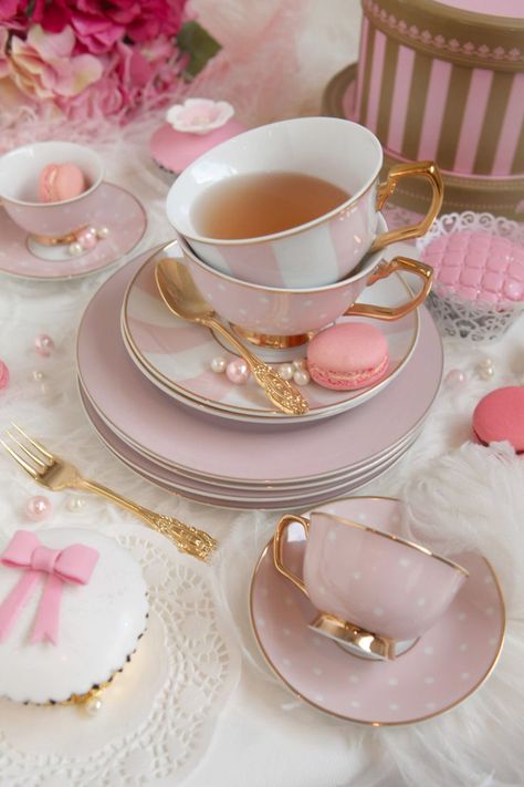 Plates And Cups, Fancy Stuff, Desain Pantry, Tafel Decor, Afternoon Tea Parties, Pink Tea, Tapeta Pro Iphone, My Cup Of Tea, Croquettes