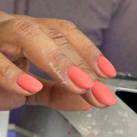 Matt Coral Nails, Coral Nails Matte, Peach Matte Nails, Nail Matte Colors, Matte Coral Nails, Matte Nails Summer, Coral Acrylic Nails, Pink Matte Nails, Coral Nails