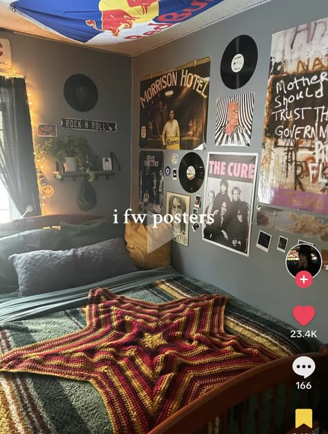 Urban Room Aesthetic, Rockstar Room Ideas, Aesthetic Room Themes, Bed Corner Ideas, Creative Bedroom Designs, Basement Bedroom Ideas For Teens, Tiny Bedroom Layout, Teen Boy Bedroom Aesthetic, Tiny Bedroom Decor