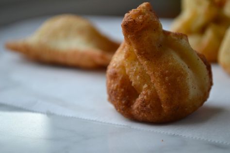 Gluten Free Crab Rangoon Homemade Chinese Food Gluten Free, Gluten Free Dairy Free Crab Rangoon, Gluten Free Crab Recipes, Gluten Free Crab Rangoon, Gluten Free Chinese Recipes, Gluten Foods, Gluten Free On A Shoestring, Pin Wheels, Gf Food