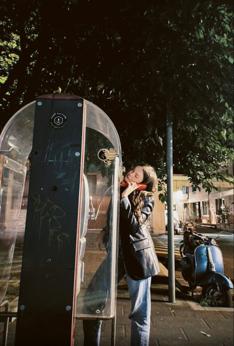 Out Of The Box Senior Picture Ideas, Phone Box Aesthetic, Phone Booth Aesthetic, Telephone Cover, Office Siren, Telephone Booth, Hair Up Or Down, Curls For Long Hair, Phone Box