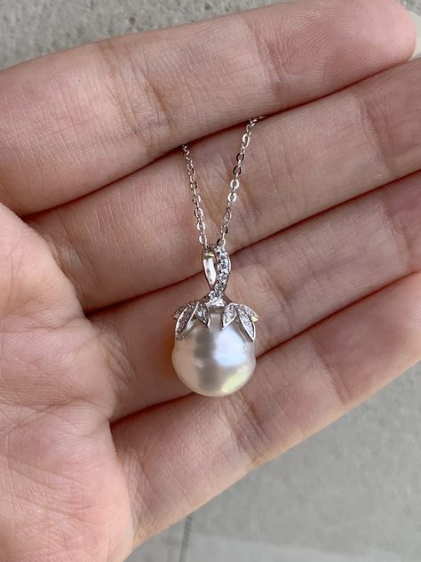 Pearl Lockets Pendants, Champagne Necklace, Pearl Necklace Silver, Fine Pearl Jewelry, South Sea Pearl Necklace, Pendant Designs, Mangalsutra Design, Water Pearl Necklace, Natural Pearl Earrings