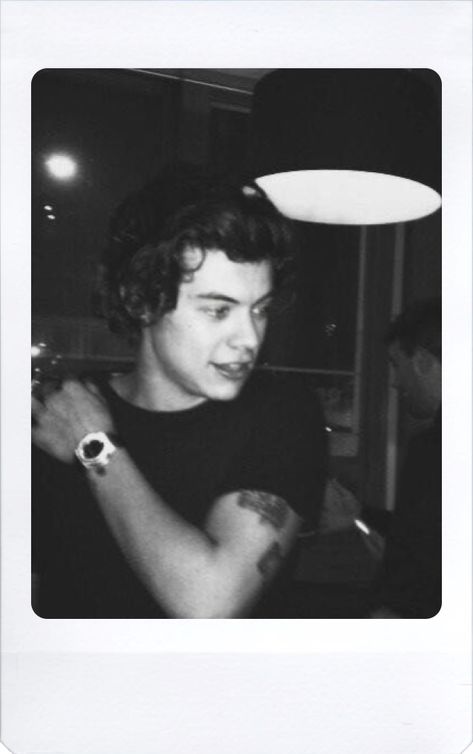 Harry Styles Midnight Memories, One Direction Polaroid, Harry Styles Frat, Harry Styles Polaroid, Young Harry Styles, Prince Harry Styles, Frat Boy Harry Styles, Frat Boy Harry, Fine Line Harry Styles