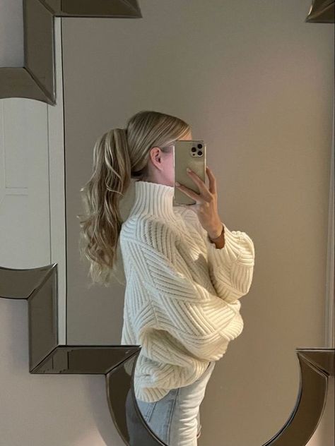 beachy outfit idea, classy girl, blonde hair, tan, outfit, beautiful Vanilla Girl Outfits, Estilo Ivy League, Estilo Ivy, Vanilla Girl, Stockholm Fashion, Winter Fits, Winter Hairstyles, العناية بالشعر, Blonde Girl