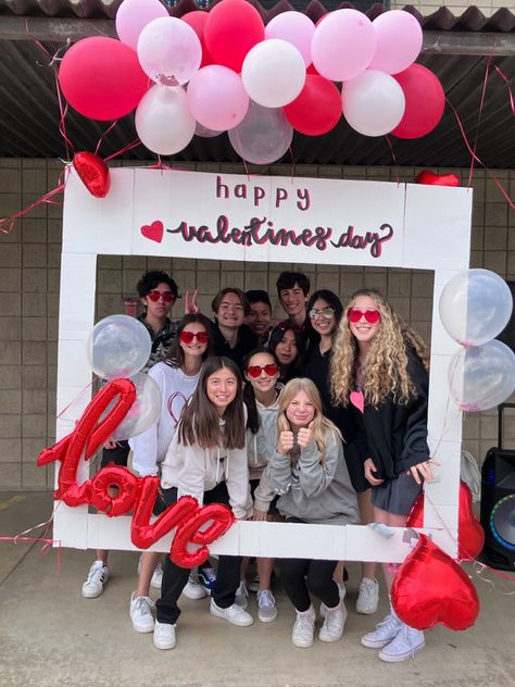 Valentine’s Day Parade Float, Valentines Picture Booth Ideas, Valentine Day Dance Ideas, Valentines Day Group Photoshoot Ideas, High School Valentine Ideas, Valentines Dance Decor, Valentines Day Dance Decorations Schools, Valentine Spirit Week, Valentine’s Day Spirit Week