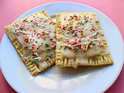 Mspi Diet, Leftover Pie Crust, Homemade Pop Tarts, Pie Crust Uses, Pillsbury Pie Crust, Leftover Pie, Strawberry Pop Tart, Chicken Pot Pie Filling, Store Bought Pie Crust