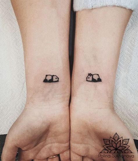 Unique Couple Tattoo Design Ideas With Meaning Tato Geisha, Friend Tattoos Small, Partner Tattoos, Couple Tattoo Ideas, Maching Tattoos, Twin Tattoos, Matching Friend Tattoos, Cute Matching Tattoos, Tato Minimal