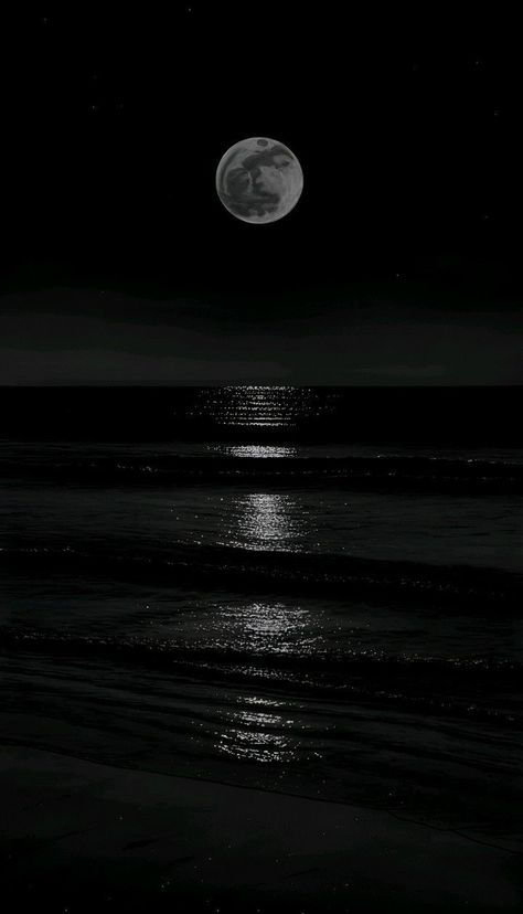 Moon Wallpaper For Iphone, Dark Night Wallpaper Aesthetic, Black Wallpaper Iphone Dark Aesthetic, Mon Wallpapers, Black Sky Aesthetic, Moon Aesthetic Black, Black Sky Wallpaper, Dark Nature Aesthetic Wallpaper, Black Moon Wallpaper