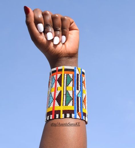 ON SALE MASAI Bracelet Masai Jewelry African Bangle African image 6 Zulu Traditional Wedding, Masai Jewelry, African Bangles, African Image, African Chic, Cute Bracelet, Expensive Jewelry Luxury, Jewelry Cute, Beading Techniques