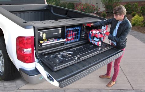 AeroBox - Aerodynamic, removable, rear mounted truck tool box in use Karma Ghia, Modified Van, Truck Bed Storage Box, Truck Bed Drawers, Truck Accesories, Ute Trays, Vehicle Storage, Truck Bed Storage, Truck Tools