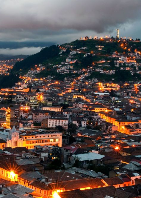 Ecuador Culture, Ecuador Photography, Otavalo Market, Money Food, South America Travel Destinations, Ecuador Travel, Cloud Forest, Culture Food, Colorful Textiles