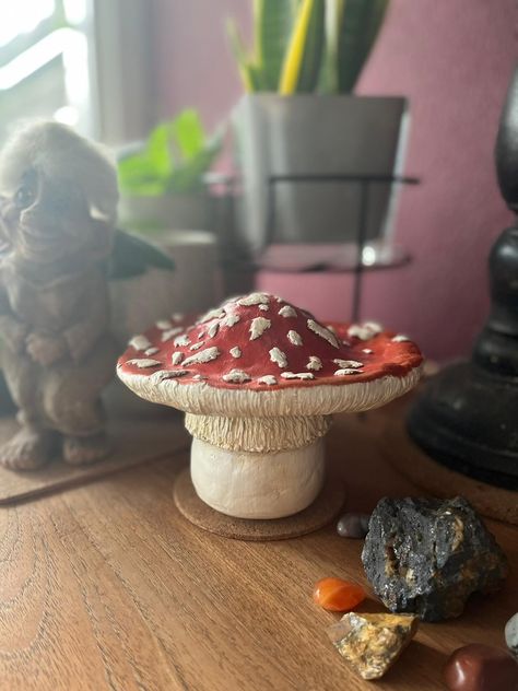 Mushroom jar with clay Clay Mushroom Jar, Stash Jar Ideas Diy, Clay Mason Jar, Clay Jar Ideas, Mushroom Jar, Clay Jars, Ceramic Creations, Clay Mushroom, Clay Inspo