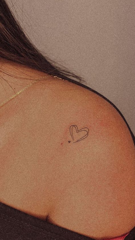 Heart Tattoo On Clavicle, Imperfect Heart Tattoo, Tato Heart, Collar Bone Fine Line Tattoo, Collar Bone Tattoo Heart, Heart On Shoulder Tattoo, Heart Collar Bone Tattoo, Heart Tattoo Placement Ideas, Small Black Heart Tattoo