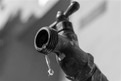 The shortage of drinking water in South Africa has not been resolved for several month, seriously affecting the daily lives of local residents and tourists.  𝗙𝗼𝗿 𝗠𝗼𝗿𝗲 𝗜𝗻𝗳𝗼𝗿𝗺𝗮𝘁𝗶𝗼𝗻 𝗩𝗶𝘀𝗶𝘁 𝗢𝘂𝗿 𝗪𝗲𝗯𝘀𝗶𝘁𝗲 www.polewater.com #Icebergs #polewater #watercrisis #Rescue #waterscarcity #Watershortage #Wasserknappheit #Drinkingwater #iceberg #savewater #dayzero #Water #Südafrioka #CapeTown #SouthAfrica Water Shortage, Water Scarcity, The Secretary, Third World, Save Water, Drinking Water, Middle East, Iran, South Africa