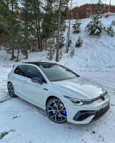 Vw Racing, Snow Time, Volkswagen Golf R, Fast Sports Cars, Golf Car, Golf R, Vw Cars, Golf Gti, African Men