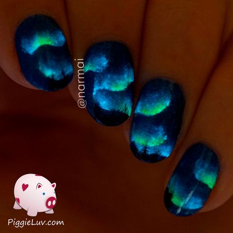 If this looks familiar to you, it's because it's a remake of my own Northern Lights design from 2 years ago! Since then I've had a lot of practice & switched cameras, and I thought it deserved a second take. Aroura Borealis Nails, Aurora Borealis Nail Art, Northern Lights Design, Art Glow, Galaxy Nail Art, Aurora Nails, Lights Design, Light Nails, Galaxy Nails