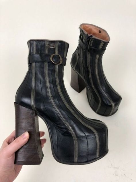 Boot Collection, Dr Shoes, Funky Shoes, Shoe Inspo, New Rock, Aesthetic Shoes, Swag Shoes, Mode Inspo, Looks Chic