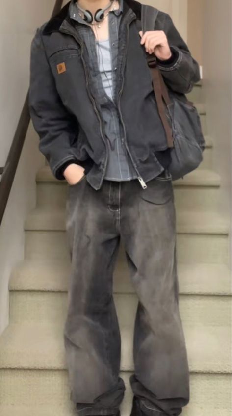 Men’s 90s Grunge Fashion, Grey Carhartt Jacket Outfit, Men Layered Outfits, Classy Boy Outfits, Layered Mens Outfits, Chaotic Academia Outfits Men, Masc Outfits Winter, Male Outfit Inspiration, Men’s Grunge Fashion