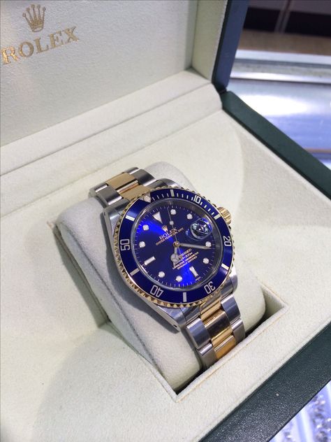 Rolex Blue, Mens Rolex, Stainless Steel Rolex, Accessoires Iphone, Watches Rolex, Rolex Watches For Men, Amazing Watches, Swiss Watch, Expensive Watches