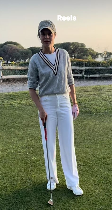 Golf Winter Outfit Women, Golf Outfits Women Winter, Winter Golf Outfit Womens, Golf Chipping Tips, Chipping Tips, Formal Clothes, Golf Chipping, Winter Pants Outfit, Hijab Aesthetic