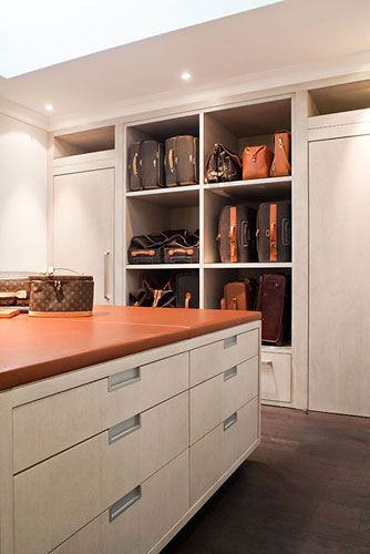 Highend Furniture, Elegant Dressing, Dressing Room Closet, Walking Closet, Suitcase Storage, Dream Closet Design, Storage Closet, Dressing Rooms, Dream Closets