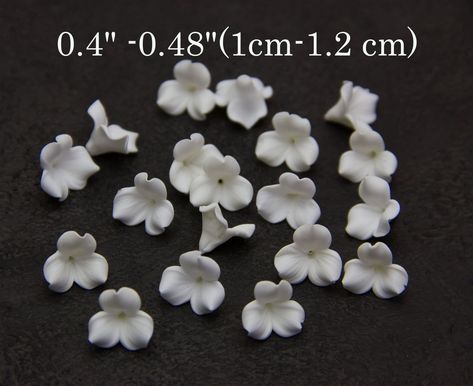 White+flowers+beads+0.4"(1+cm),+Floral+beads+clay+for+making+jewelry Beads Clay, Beads Polymer Clay, Polymer Clay Embroidery, Flowers Beads, Polymer Beads, Bead Charms Diy, Polymer Clay Flowers, Clay Flowers, Flower Beads