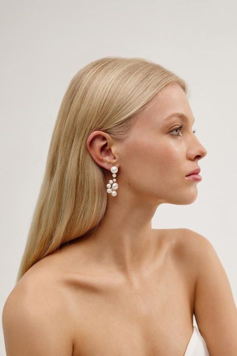 [AffiliateLink] Inspired By Naturally Occurring Abstract Forms Our Matilda Is The Statement Wedding Earring You Have Been Looking For. A Cluster Of Pearls In Varying Sizes Drops Delicately To Frame Your Face. Elegant And Sophisticated This Design Is A True Show Stopper. Details; -Hypoallergenic Surgical Steel Pin - Amlie George Pieces Are Carefully Packaged In Our Luxury Gift Box. See Real Brides Wearing This Style Here #bridalstatementearringsgold Stud Wedding Earrings, Pearl Drop Earrings Wedding, Wedding Accessories For Bride, Rose Gold Bridal Earrings, Statement Earrings Wedding, Bridal Statement Earrings, Wedding Earring, Abstract Forms, Rose Gold Pearl