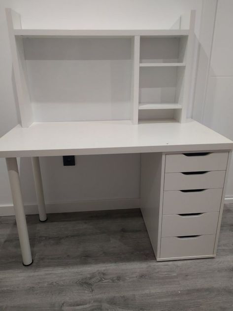 White Desk With Drawers, Office Design Home, Minimalism Home, Design Home Office, Study Table Designs, Study Desk Decor, Easy Room Decor, White Room Decor, Cute Diy Room Decor