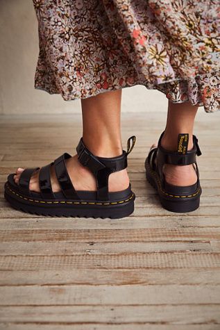 Dr Martens Blaire Sandal Outfit, Blaire Sandals Outfit, Dr Martens Blaire Sandal, Doc Martens Sandals, Blaire Sandal, Martens Sandals, Dr Martens Blaire, Dr Martens Sandals, Doc Martens Black