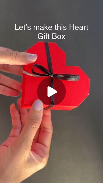 Love Letter Box Diy, Things To Make For Your Girlfriend, Diy Letter Boxes, Heart Box Template, Heart Gift Box, Love Box, Heart Shape Box, Heart Box, Crafty Gifts