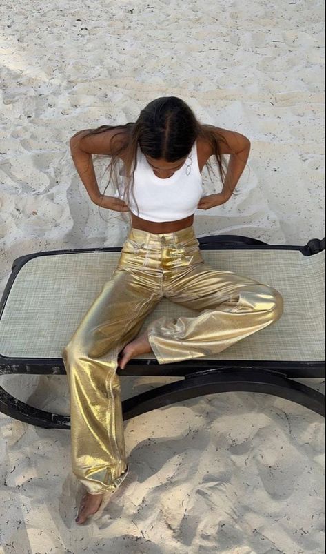 Gold Outfit Aesthetic, Gold Pants Outfit, Metallic Pants Outfit, Gold And White Outfit, Cute Night Out Outfits, Cargo Parachute Pants, Cargo Pants With Pockets, High Waisted Cargo Pants, Gold Jeans