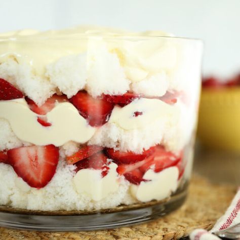 Recipe For Diabetics, Shortcake Trifle, Punch Bowl Cake, Strawberry Shortcake Dessert, Strawberry Truffle, Strawberry Shortcake Trifle, Dessert Strawberry, Strawberry Trifle, Trifle Recipe