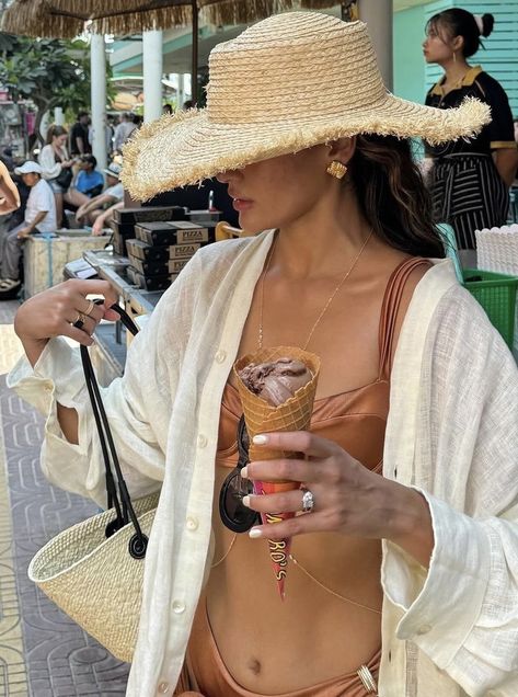 Beach Hat Aesthetic, Beach Hats Outfit, Hats Aesthetic, Beach Fashion Editorial, Wealthy Woman, Hat Aesthetic, Tropical Outfit, Wealthy Women, Beach Hats