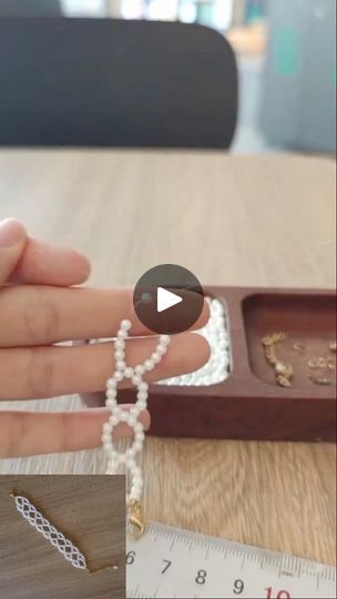 Diy Pearl Bracelet, French Bracelet, Magnetic Lock, Make Tutorial, Pearl Bracelets, Beaded Jewellery, Pearl Bracelet, Macrame, Beading