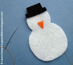 Diy Felt Snowman, Felt Snowman Ornament, Felt Ornaments Diy, Snowmen Ornaments, Felt Snowman, Christmas Tree Decorations Diy, Snowman Ornament, Snowman Crafts, Snowman Ornaments