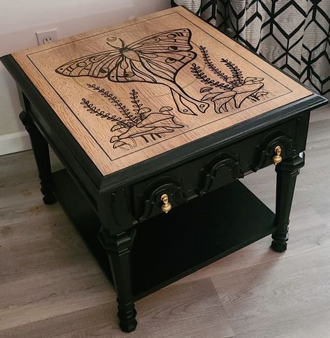 Whimsigoth Furniture Diy, Diy Side Table Makeover, Witchy Nightstand, Upcycled Side Table Ideas, Side Table Painting Ideas Diy, Witchy Table, Whimsigoth Painted Furniture, Side Table Upcycle, End Table Flip