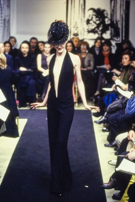 Jean Paul Gaultier Spring 1997 Couture Fashion Show - Vogue Gaultier Runway, Vintage Runway Fashion, Fashion 1990s, Raver Girl, Paul Gaultier Spring, Vintage Runway, Future Fashion, Paul Gaultier, Runway Models