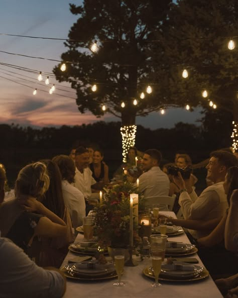 Rehearsal dinner on the farm 🥹 Rehearsal Dinner Cookout, Small Rehearsal Dinner Ideas, Rehearsal Dinner Backyard, Western Chic Rehearsal Dinner, Casual Rehearsal Dinner Ideas, Backyard Rehearsal Dinner Ideas, Western Rehearsal Dinner, Backyard Rehearsal Dinner, Rehearsal Dinner Ideas