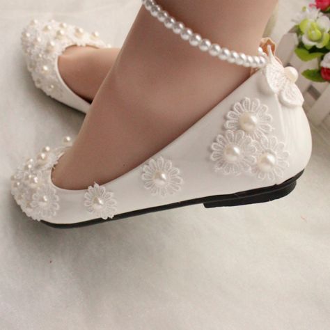 Cowgirl Boots Wedding, Best Bridal Shoes, Lace Wedding Shoes, Lace Bridal Shoes, Wedding Shoes For Bride, Pearl Wedding Shoes, Shoes For Bride, Crystal Wedding Shoes, Beaded Shoes