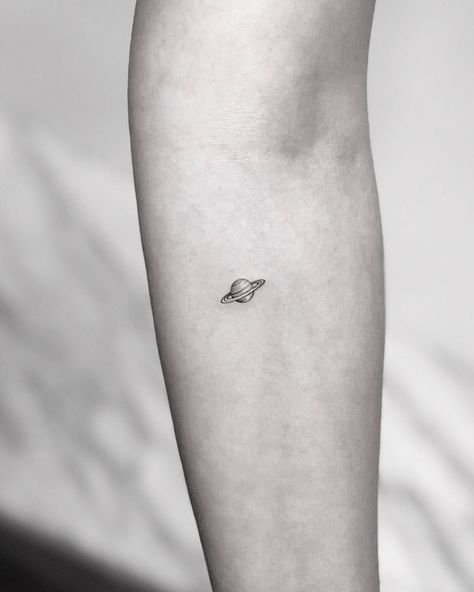 Saturn Tattoo, K Tattoo, Single Needle Tattoo, Planet Tattoos, Inspiration Tattoos, Bff Tattoos, Dainty Tattoos, Small Tattoo Designs, Aesthetic Tattoo