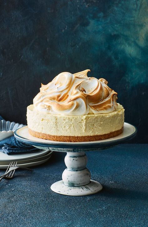 Meringue Cheesecake, Lemon Meringue Cheesecake, Tropical Adventure, Coconut Cheesecake, Lemon Meringue Pie, Meringue Pie, Lemon Meringue, Lemon Recipes, Food Cakes