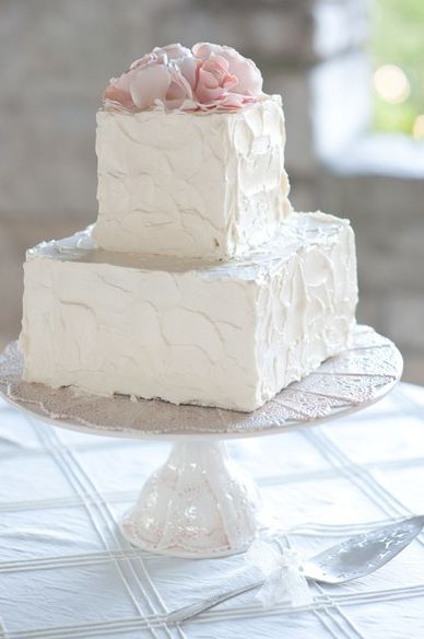 Wedding Cake Simple Buttercream, Textured Cake, Cake Engagement, Wedding Trellis, Square Wedding Cakes, Square Cake, Romantic Wedding Cake, Naked Cakes, Buttercream Wedding Cake