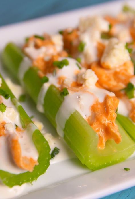 Celery Snacks, Buffalo Chicken Celery, Chicken Celery, Work Snacks, Healthy Afternoon Snacks, Vegetable Snacks, Veggie Snacks, Healthy Instant Pot Recipes, Healthy Work Snacks